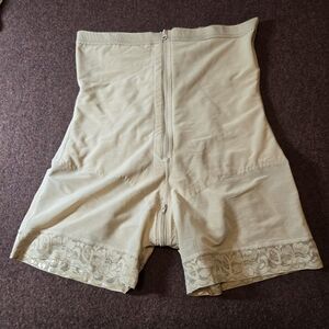 Shapewear 4XL With Side Boning Fill Zip Crotch & Hook & Eye Closure LAUNDERED